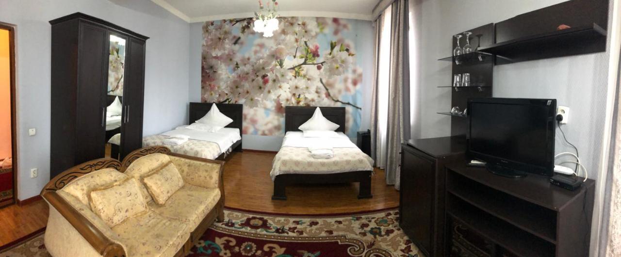 King House Hotel Bisjkek Eksteriør billede